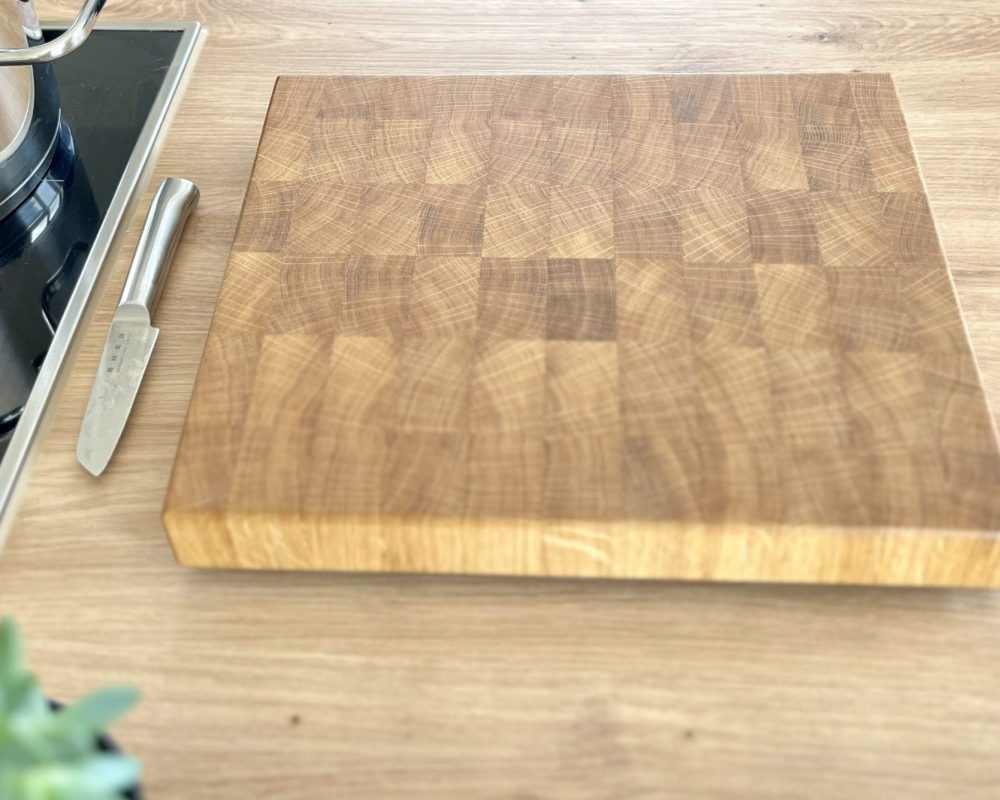 Stirnholz-Schneidebrett aus Eichenholz für die Küche